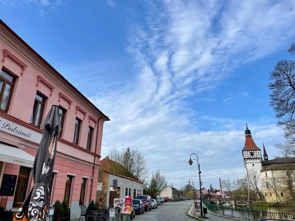 Apartmany V Podzamci V Blizkosti Zamku Blatna Blatná Exterior foto